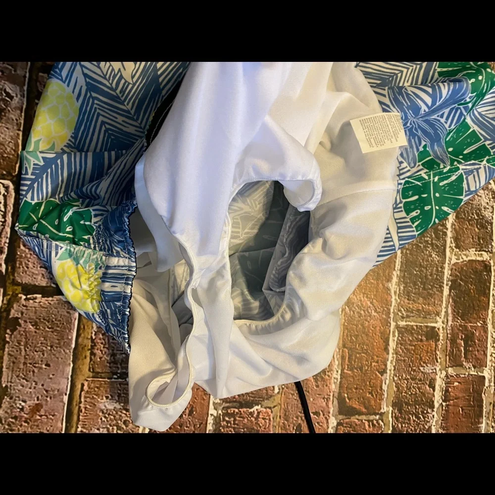 NWT Nautica Swim Trunks Sz XL Blue/White